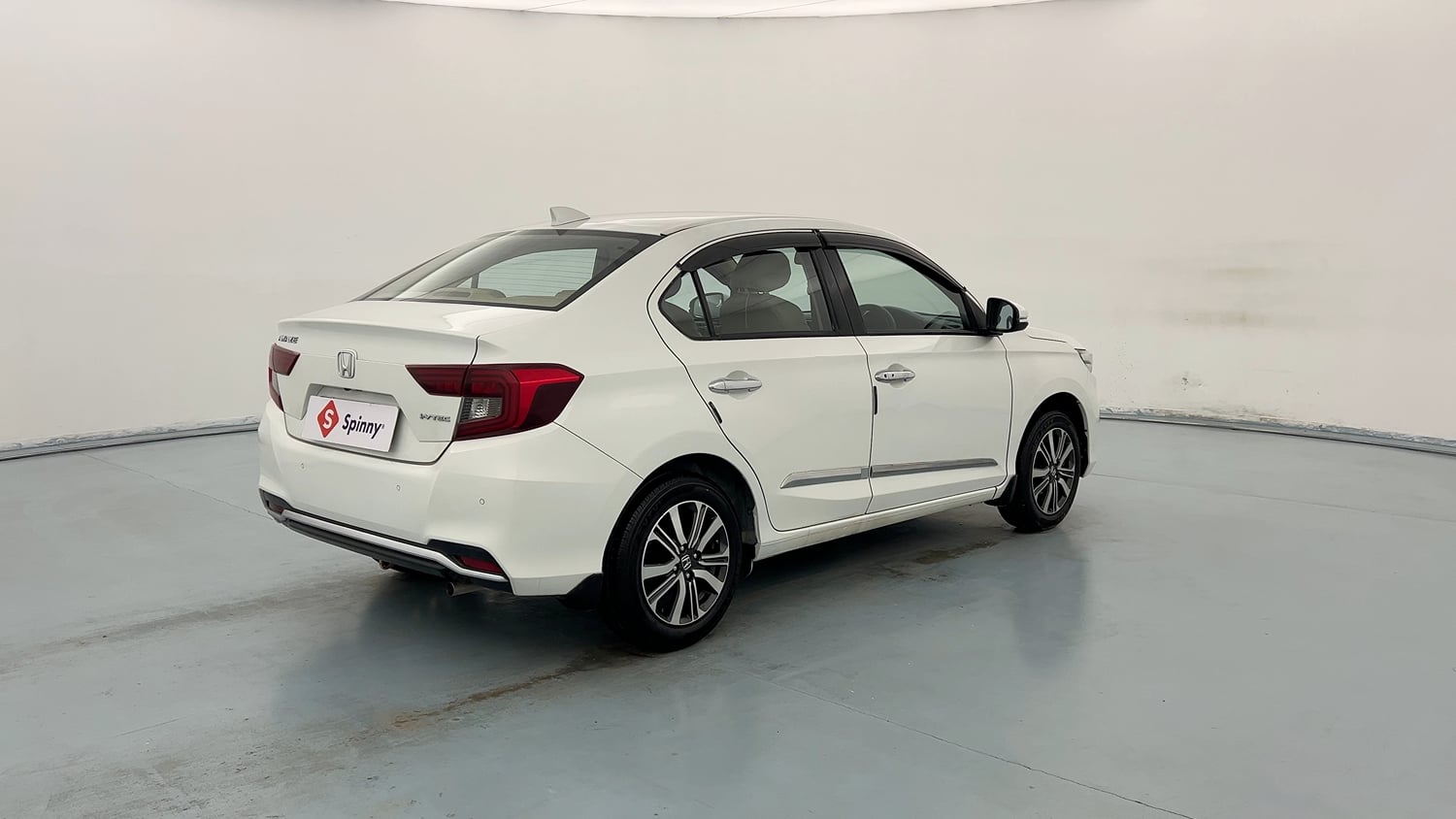 Used 2023 Honda Amaze VX 1.2 Petrol MT Petrol Manual exterior RIGHT REAR CORNER VIEW
