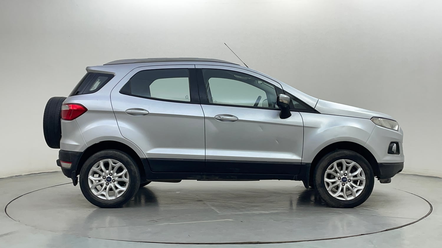 Used 2017 Ford EcoSport Titanium 1.5L TDCi Diesel Manual exterior RIGHT SIDE VIEW