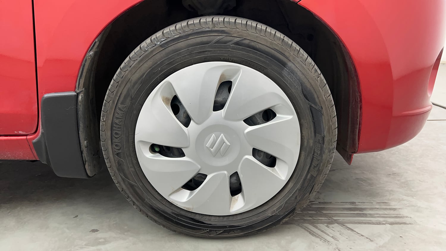 Used 2016 Maruti Suzuki Celerio ZXI (O) AMT Petrol Automatic tyres RIGHT FRONT TYRE RIM VIEW