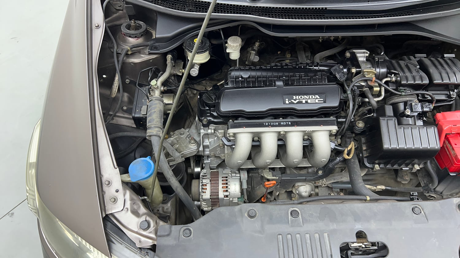 Used 2013 Honda City V MT AVN Petrol Manual engine ENGINE RIGHT SIDE VIEW