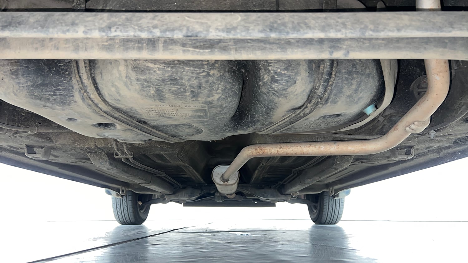 Used 2016 Maruti Suzuki Celerio ZXI (O) AMT Petrol Automatic extra REAR UNDERBODY VIEW (TAKEN FROM REAR)