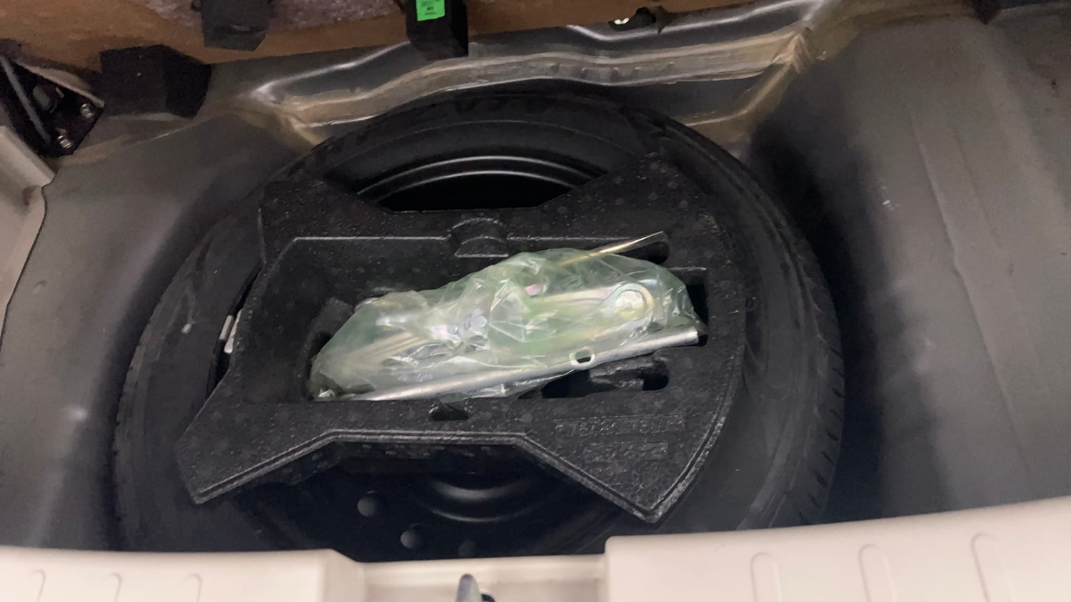 Used 2019 Maruti Suzuki Celerio ZXi (O) AMT Petrol Automatic tyres SPARE TYRE VIEW