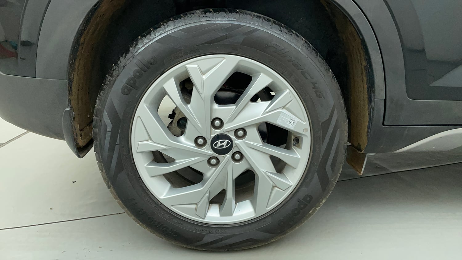 Used 2023 Hyundai Creta SX 1.5 Petrol IVT Petrol Automatic tyres RIGHT REAR TYRE RIM VIEW