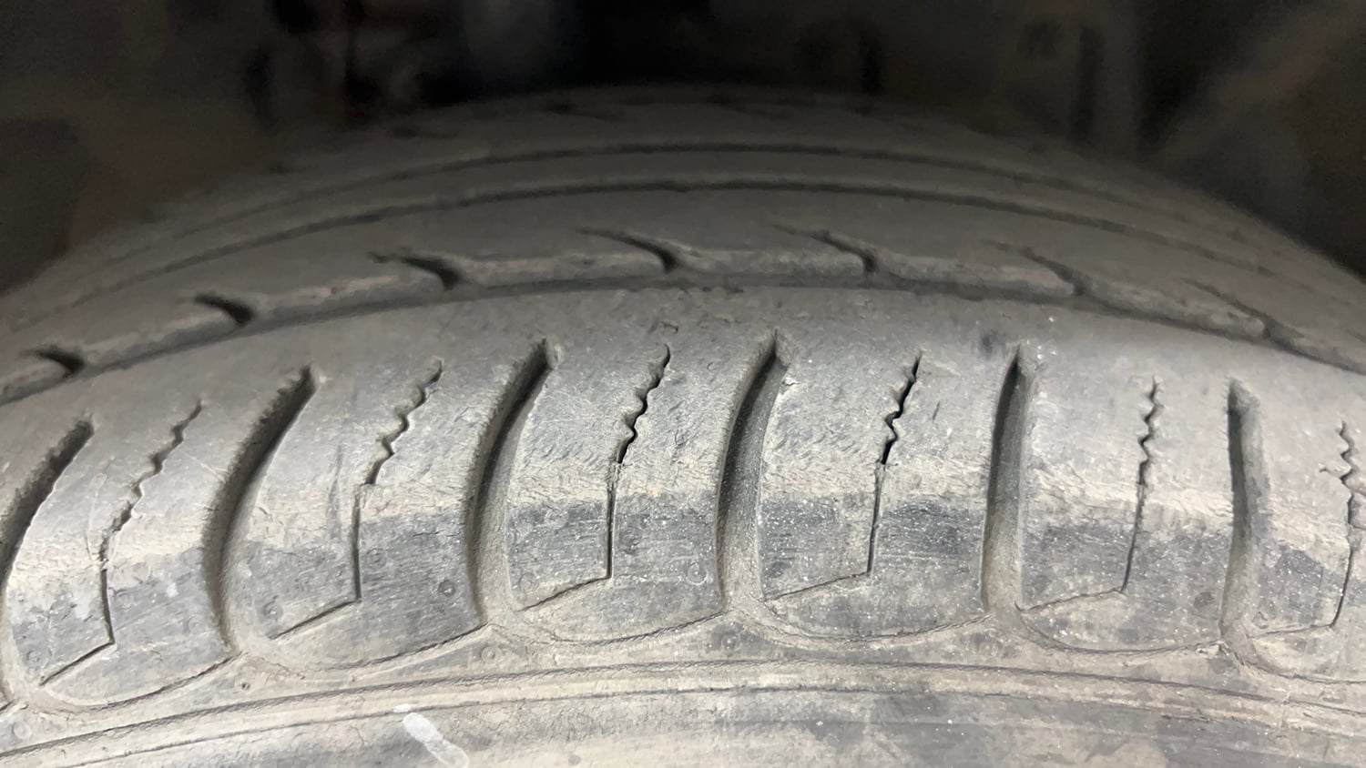Used 2017 Ford EcoSport Titanium 1.5L Ti-VCT AT Petrol Automatic tyres RIGHT FRONT TYRE TREAD VIEW