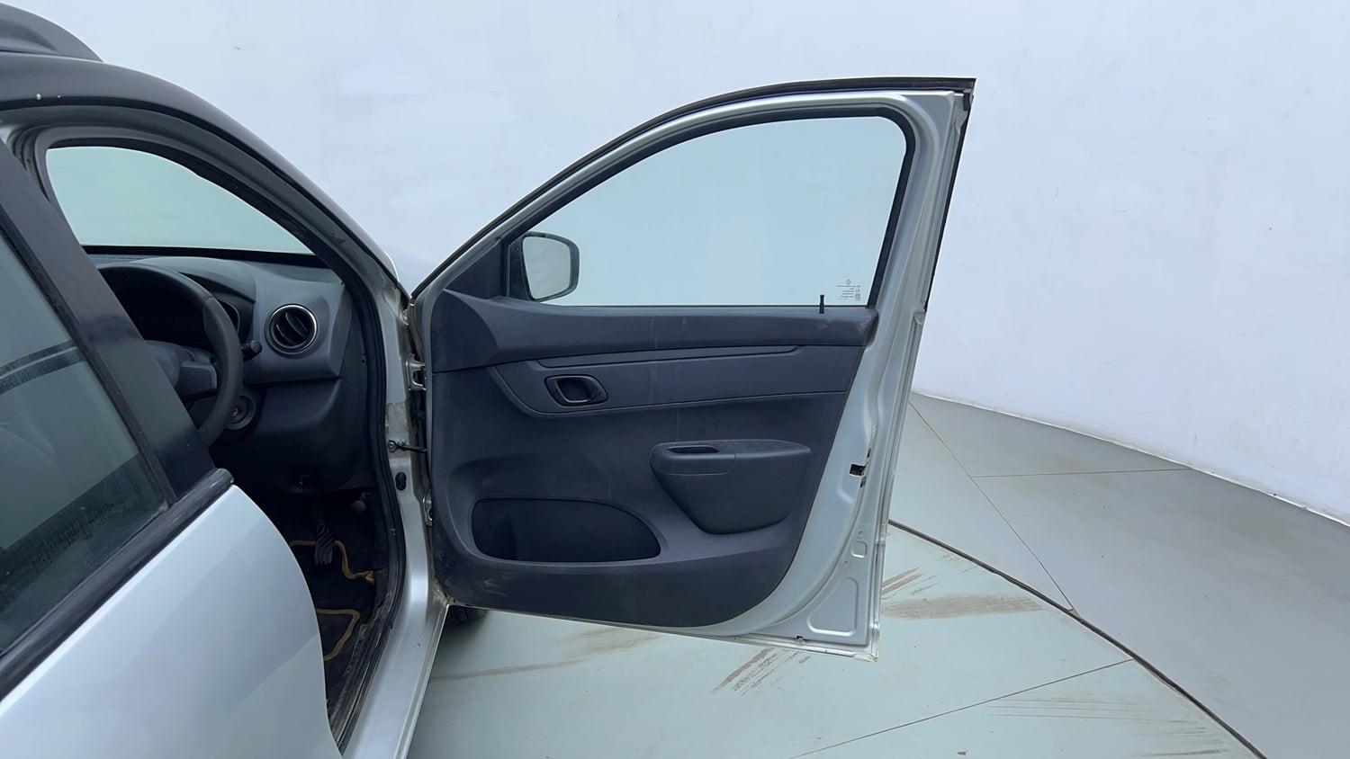 Used 2016 Renault Kwid 1.0 RXT Petrol Manual interior RIGHT FRONT DOOR OPEN VIEW
