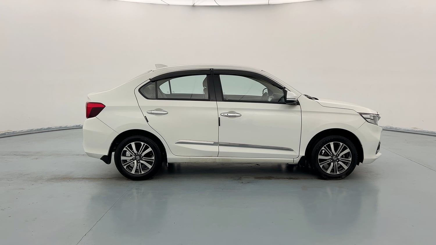 Used 2023 Honda Amaze VX 1.2 Petrol MT Petrol Manual exterior RIGHT SIDE VIEW