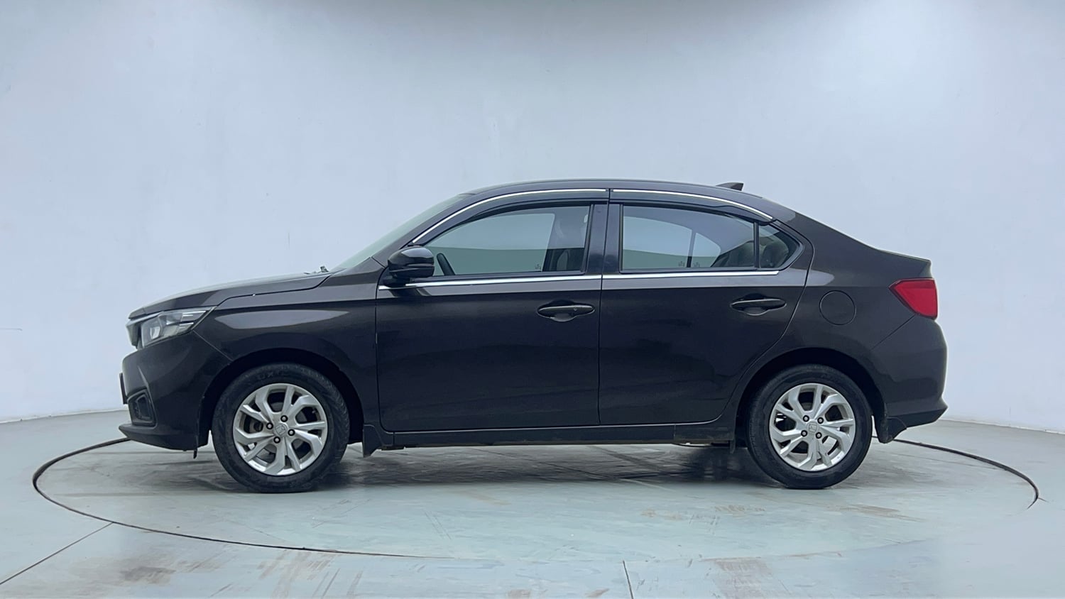 Used 2019 Honda Amaze 1.2 V CVT Petrol Petrol Automatic exterior LEFT SIDE VIEW