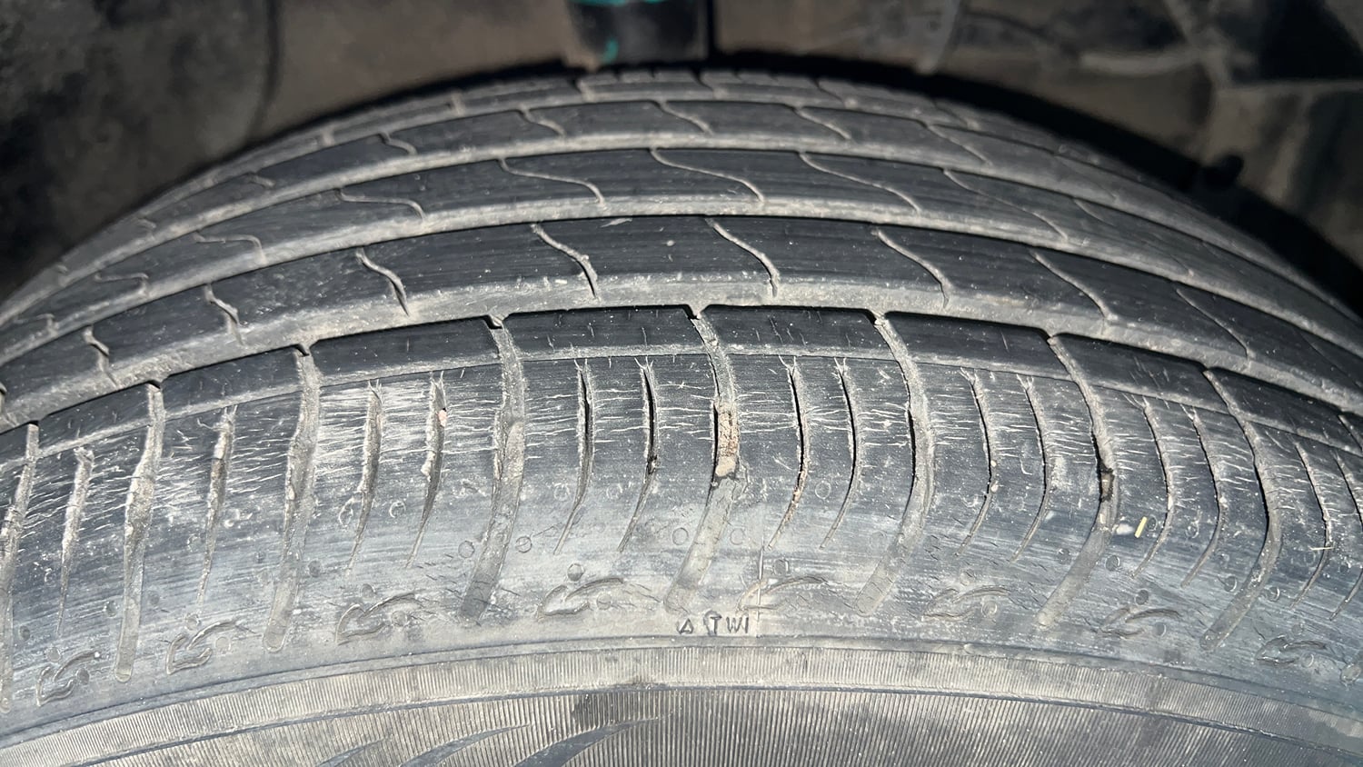 Used 2023 Maruti Suzuki Brezza ZXi Plus AT Petrol Automatic tyres RIGHT FRONT TYRE TREAD VIEW