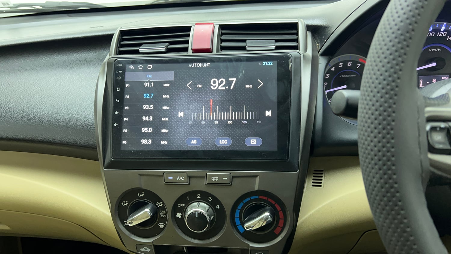 Used 2013 Honda City V MT AVN Petrol Manual top_features Integrated (in-dash) music system