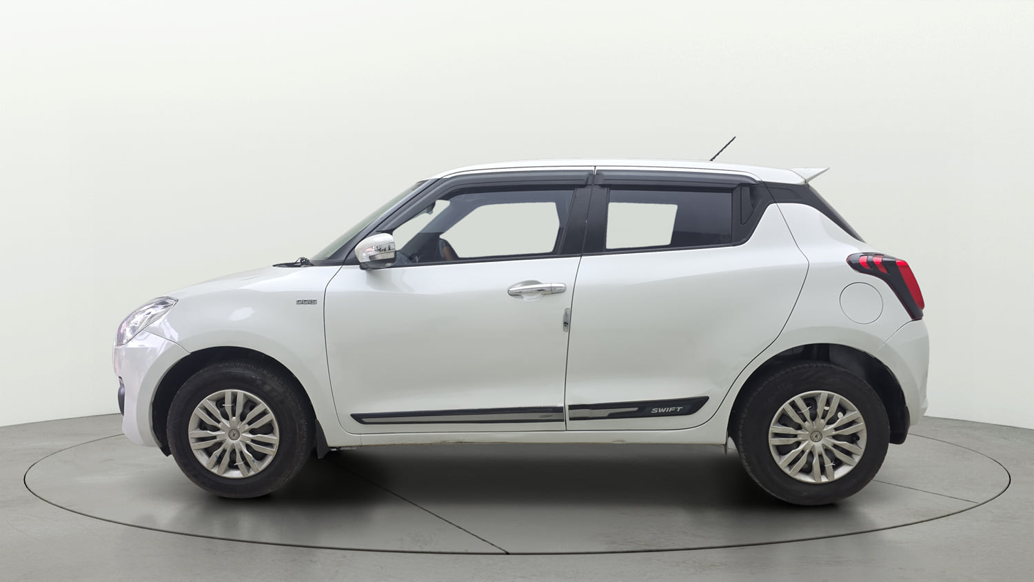 Used 2018 Maruti Suzuki Swift VDi Diesel Manual exterior LEFT SIDE VIEW