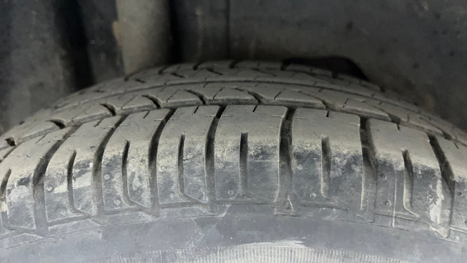 Used 2019 Ford Freestyle Titanium 1.2 Ti-VCT Petrol Manual tyres RIGHT REAR TYRE TREAD VIEW