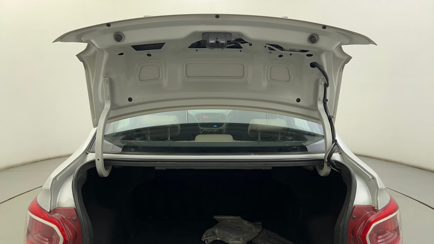 Used 2014 Hyundai Xcent Base 1.2 Petrol Manual interior DICKY DOOR OPEN VIEW