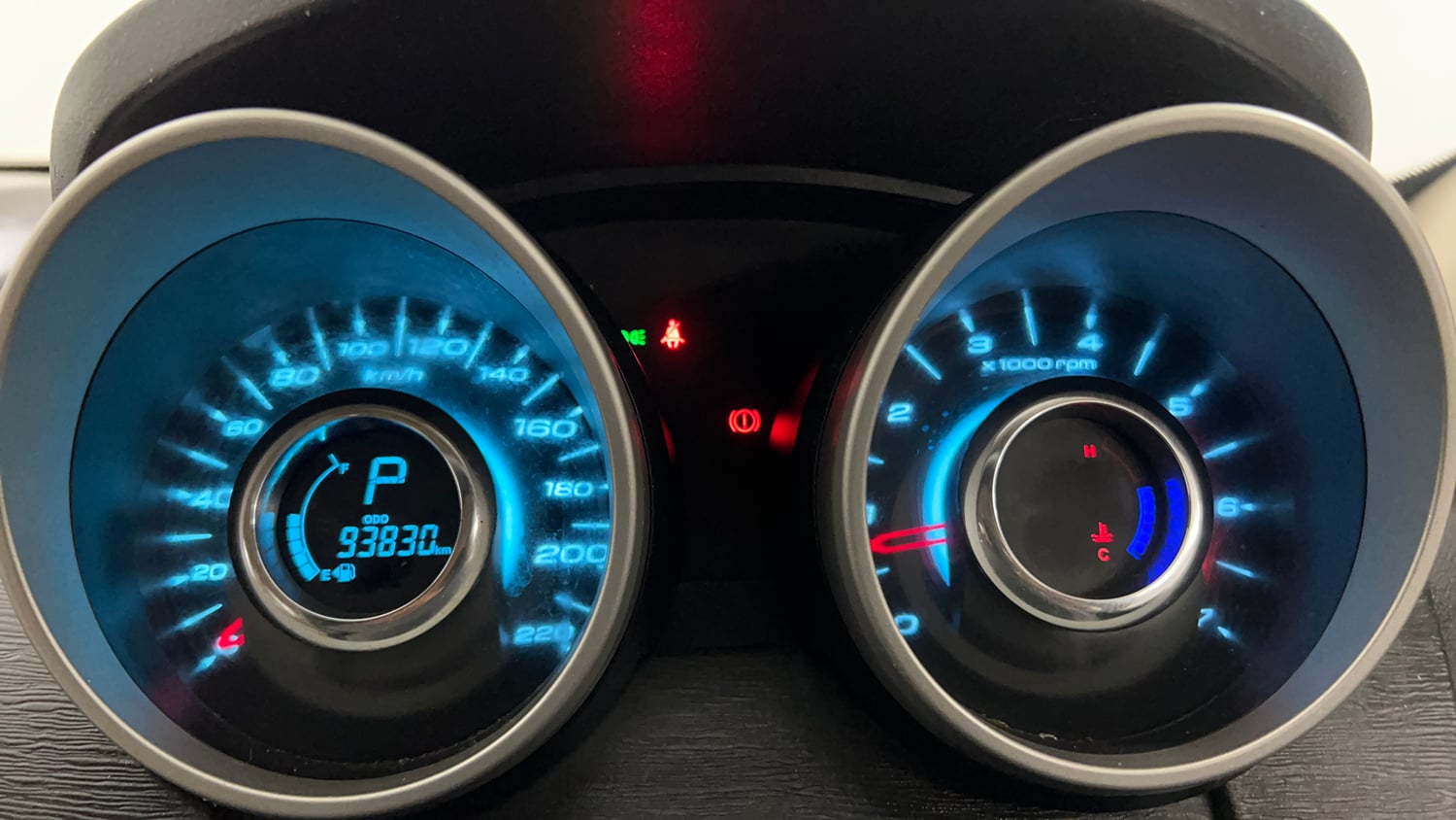 Used 2016 Mahindra XUV500 W10 AT Diesel Automatic interior CLUSTERMETER VIEW