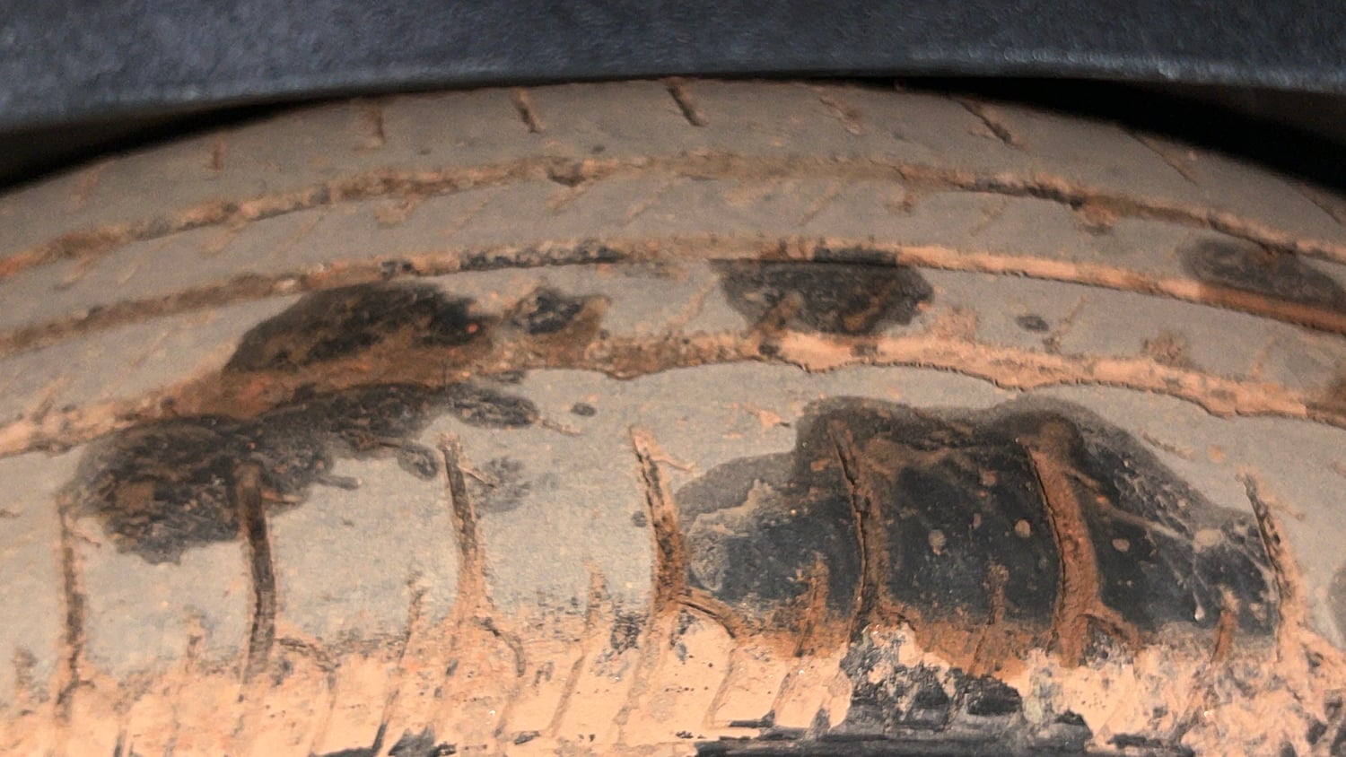 Used 2015 Maruti Suzuki Swift LXi Petrol Manual tyres RIGHT FRONT TYRE TREAD VIEW