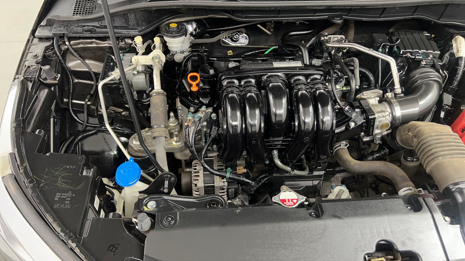 Used 2020 Honda City V Petrol Petrol Manual engine ENGINE RIGHT SIDE VIEW