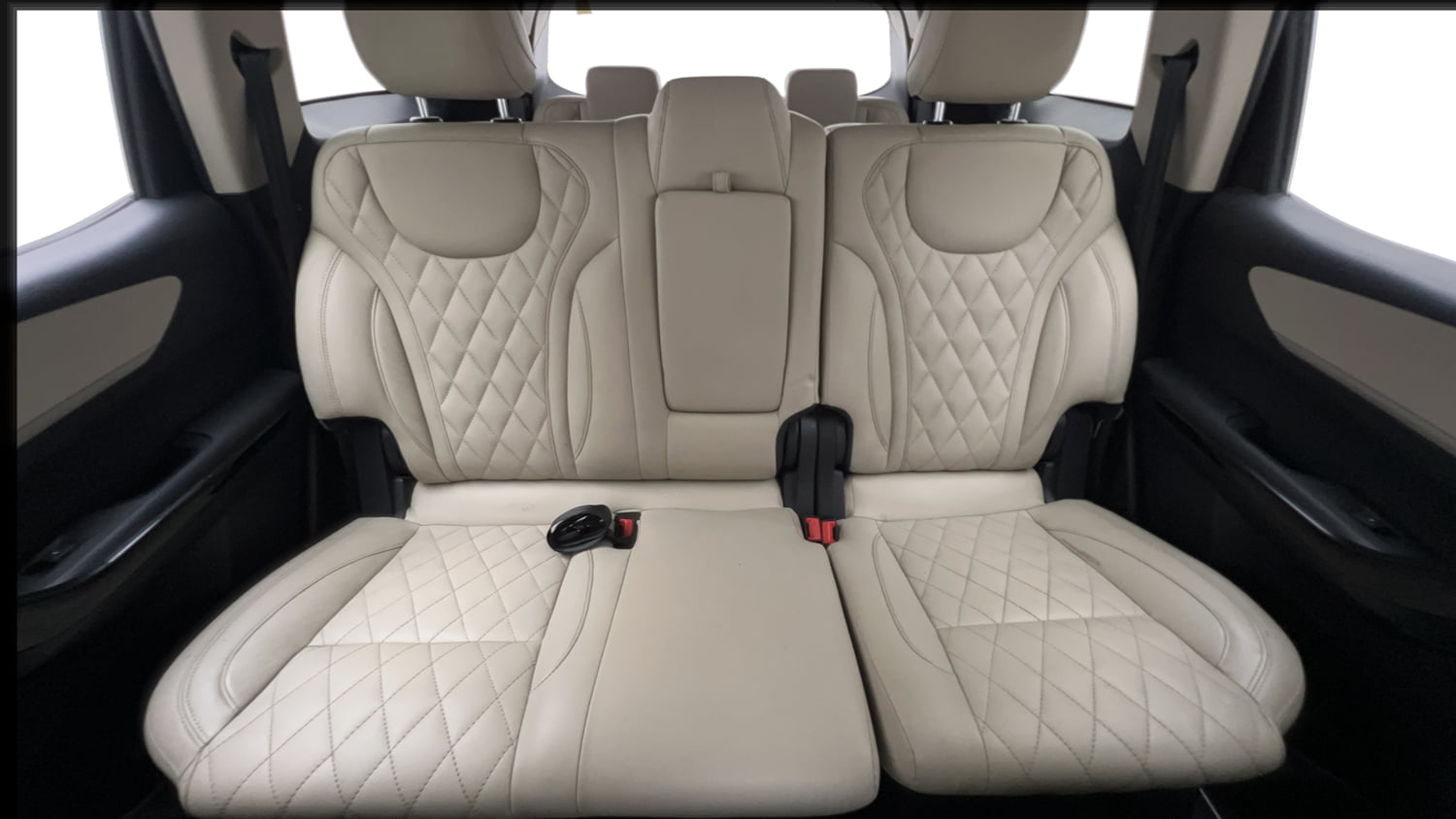 Used 2022 Mahindra XUV700 AX 5 Petrol MT 7 STR Petrol Manual interior REAR SEAT CONDITION VIEW