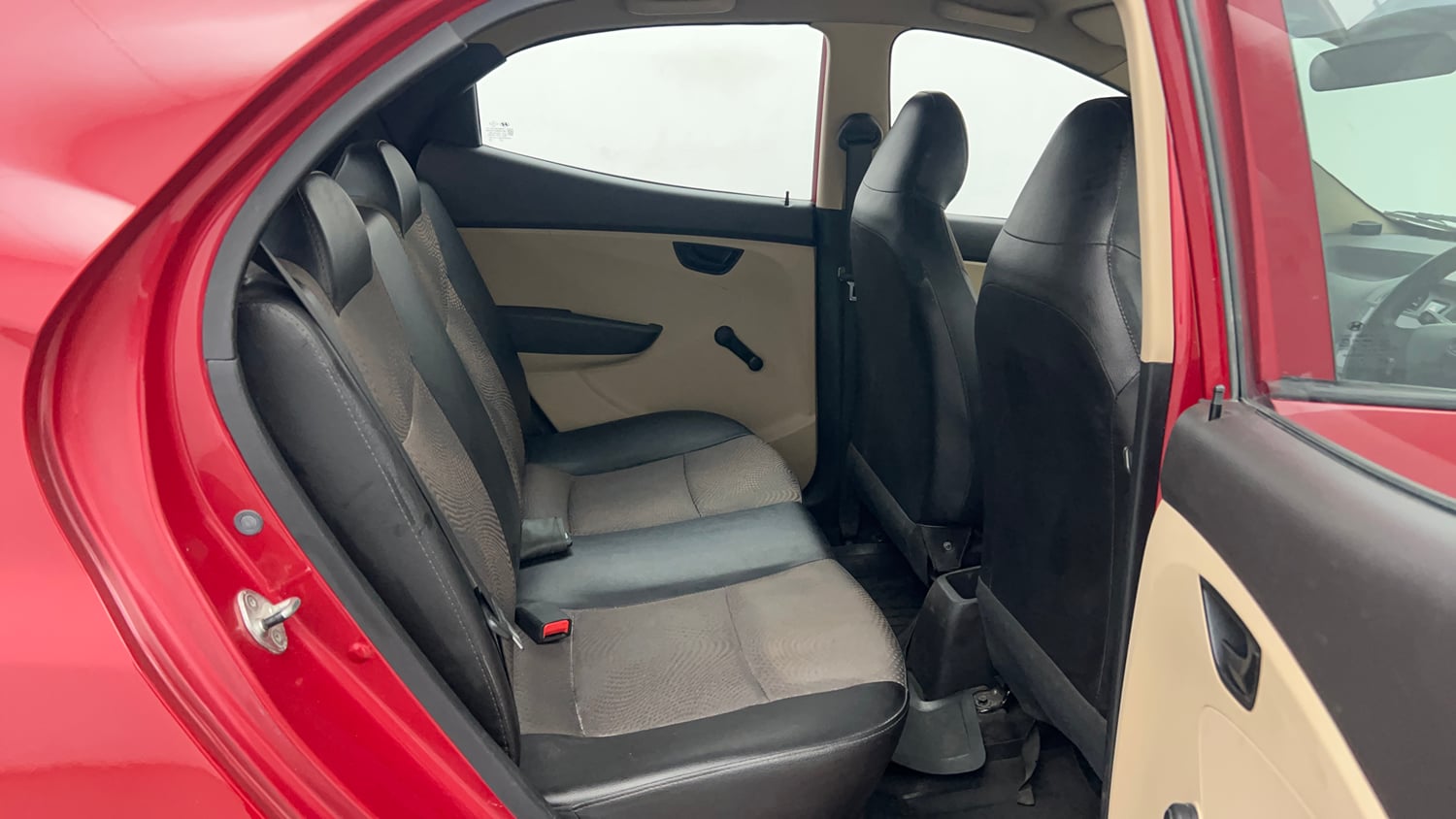 Used 2015 Hyundai Eon Magna Petrol Manual interior RIGHT SIDE REAR DOOR CABIN VIEW