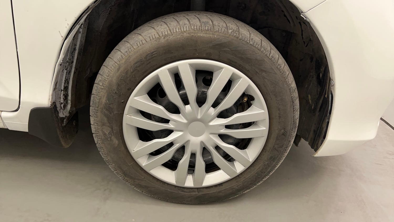 Used 2022 Honda Amaze S CVT 1.2 Petrol Petrol Automatic tyres RIGHT FRONT TYRE RIM VIEW
