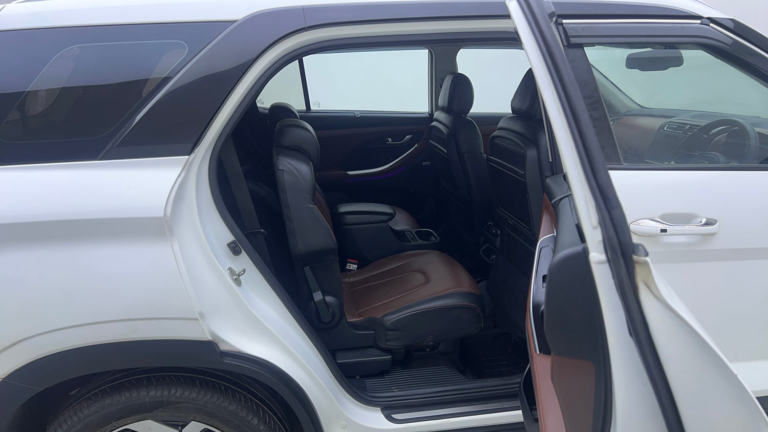 Used 2022 Hyundai Alcazar Signature (O) 6 STR 1.5 Diesel AT Diesel Automatic interior RIGHT SIDE REAR DOOR CABIN VIEW