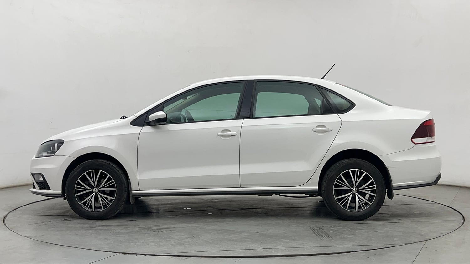 Used 2022 Volkswagen Vento Highline 1.0L TSI Petrol Manual exterior LEFT SIDE VIEW