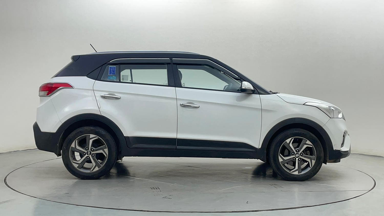 Used 2018 Hyundai Creta E Plus 1.6 Petrol Petrol Manual exterior RIGHT SIDE VIEW