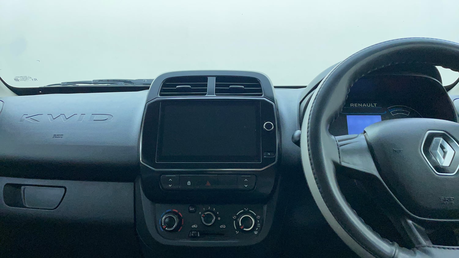 Used 2024 Renault Kwid RXL(O) 1.0 Petrol Manual interior MUSIC SYSTEM & AC CONTROL VIEW