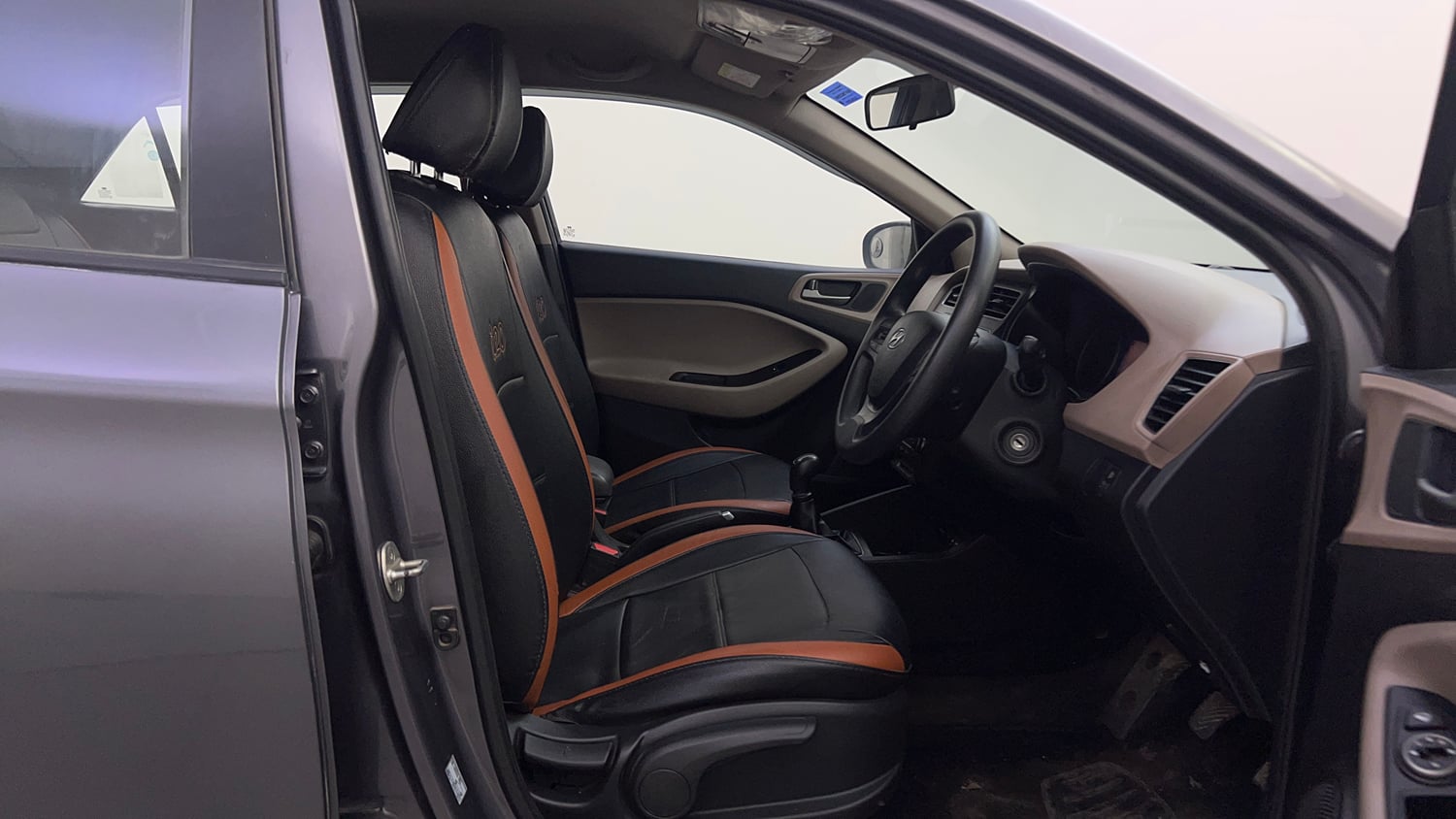 Used 2018 Hyundai Elite i20 Asta 1.2 Petrol Manual interior RIGHT SIDE FRONT DOOR CABIN VIEW