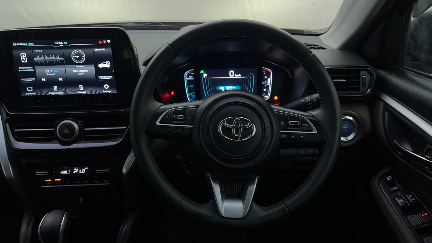 Used 2024 Toyota Urban Cruiser Hyryder V Hybrid Dual Tone Hybrid Automatic interior STEERING VIEW