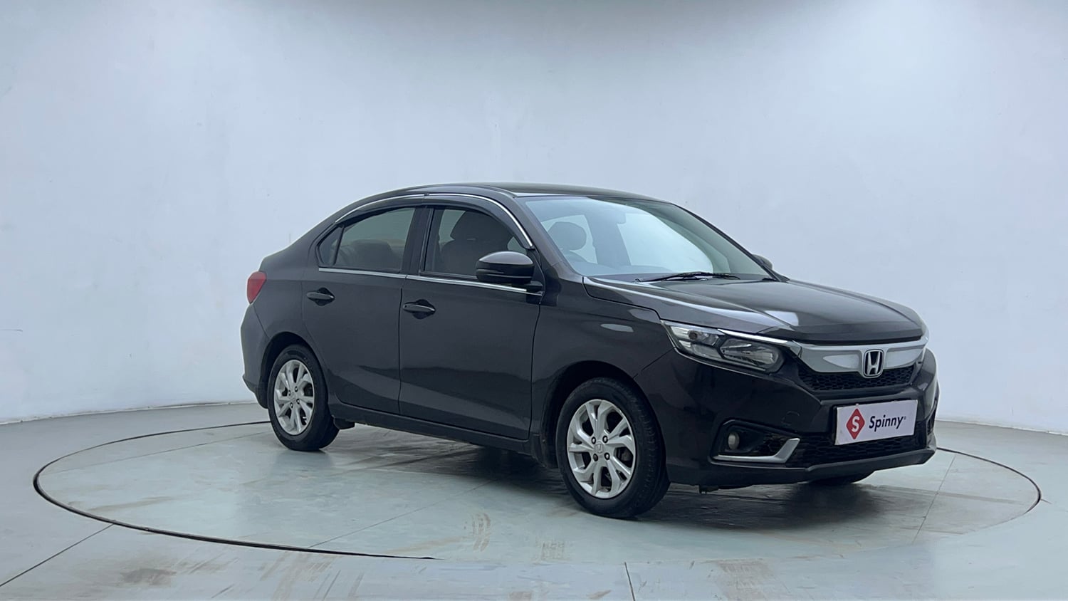 Used 2019 Honda Amaze 1.2 V CVT Petrol Petrol Automatic exterior RIGHT FRONT CORNER VIEW
