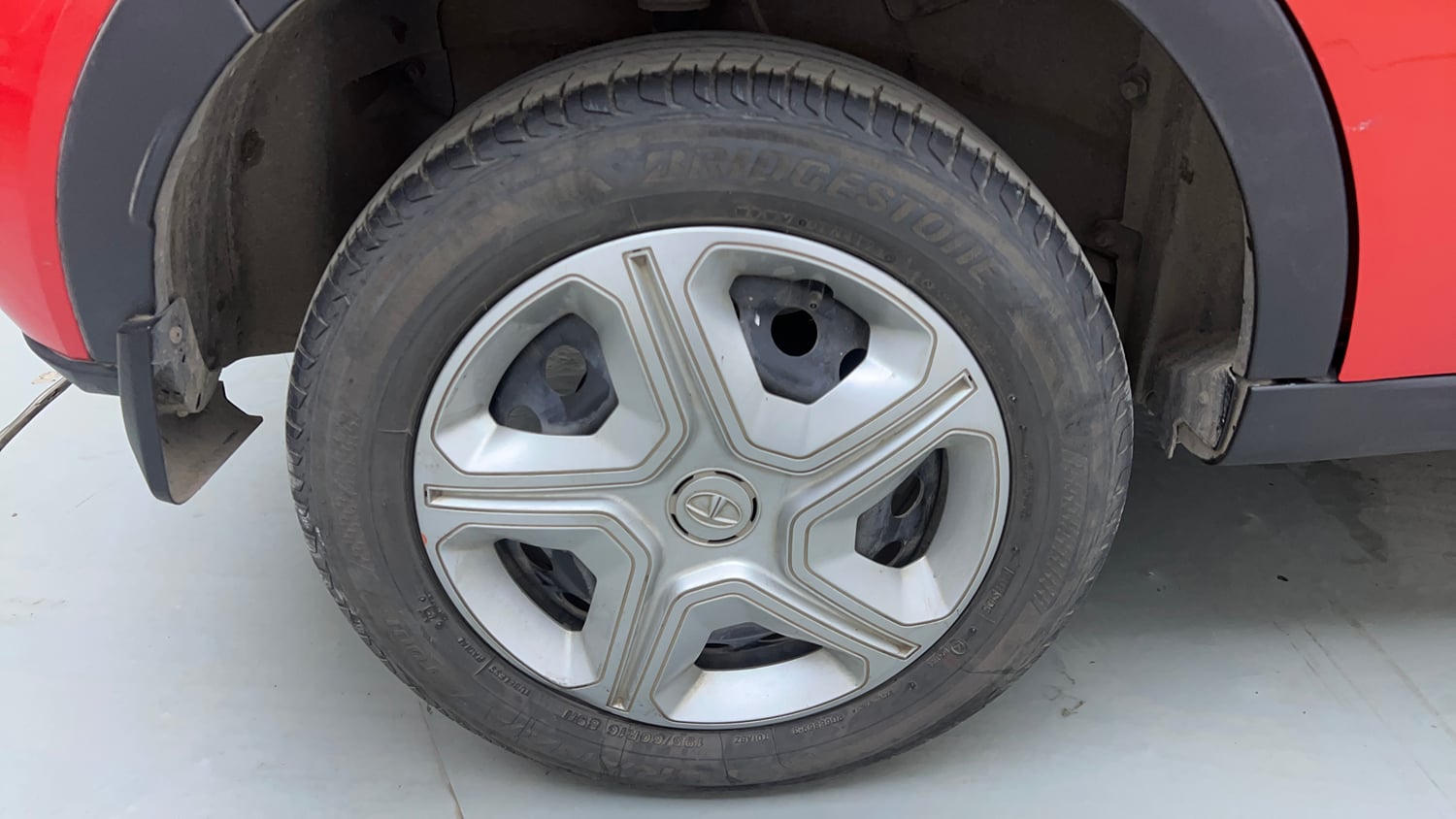 Used 2022 Tata Nexon XM (S) Diesel Diesel Manual tyres RIGHT REAR TYRE RIM VIEW