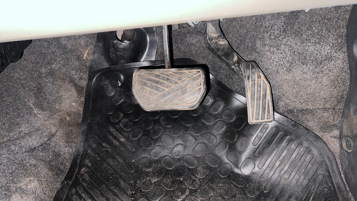 Used 2015 Maruti Suzuki Alto K10 VXi AMT Petrol Automatic interior PEDALS VIEW