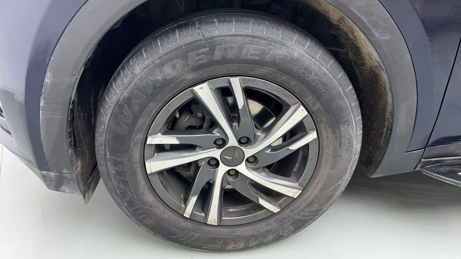 Used 2022 Mahindra XUV700 AX 5 Petrol MT 7 STR Petrol Manual tyres LEFT FRONT TYRE RIM VIEW