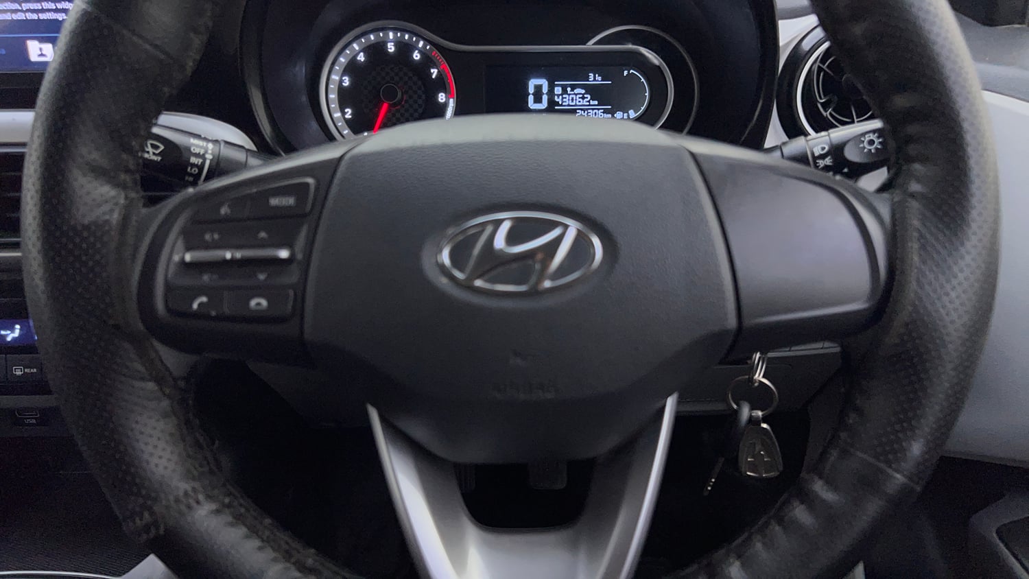 Used 2022 Hyundai Grand i10 Nios Sportz 1.2 Kappa VTVT Petrol Manual top_features Airbags