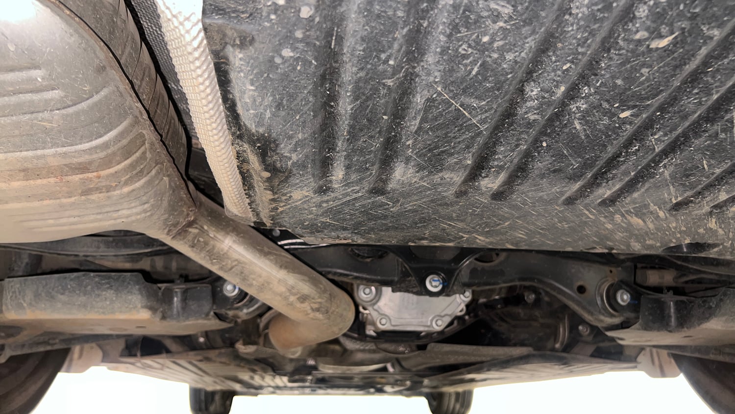 Used 2022 Mercedes-Benz C-Class C 200 Petrol Automatic extra REAR UNDERBODY VIEW (TAKEN FROM REAR)