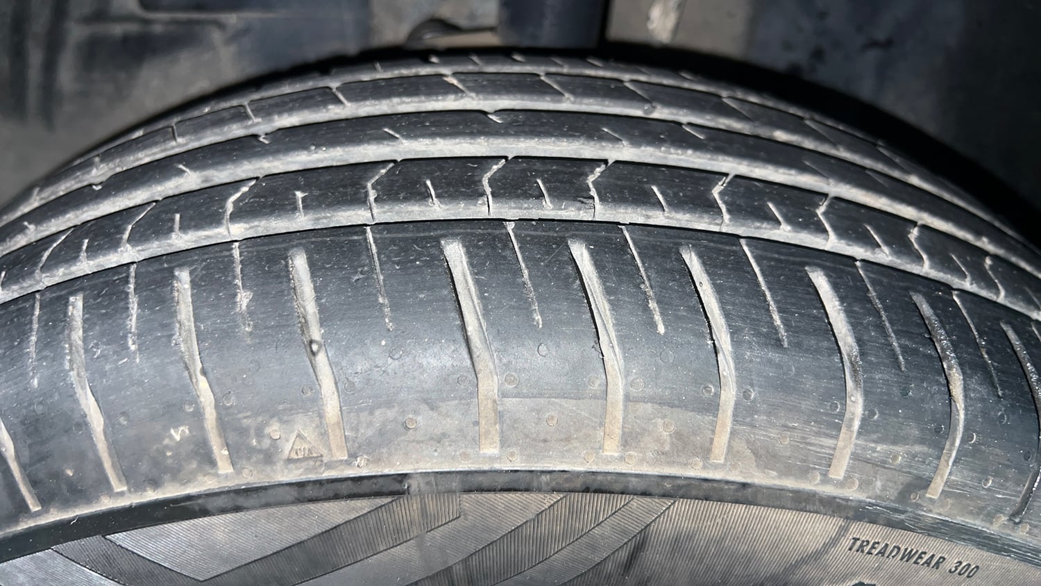 Used 2023 Tata Punch Pure MT Petrol Manual tyres LEFT FRONT TYRE TREAD VIEW