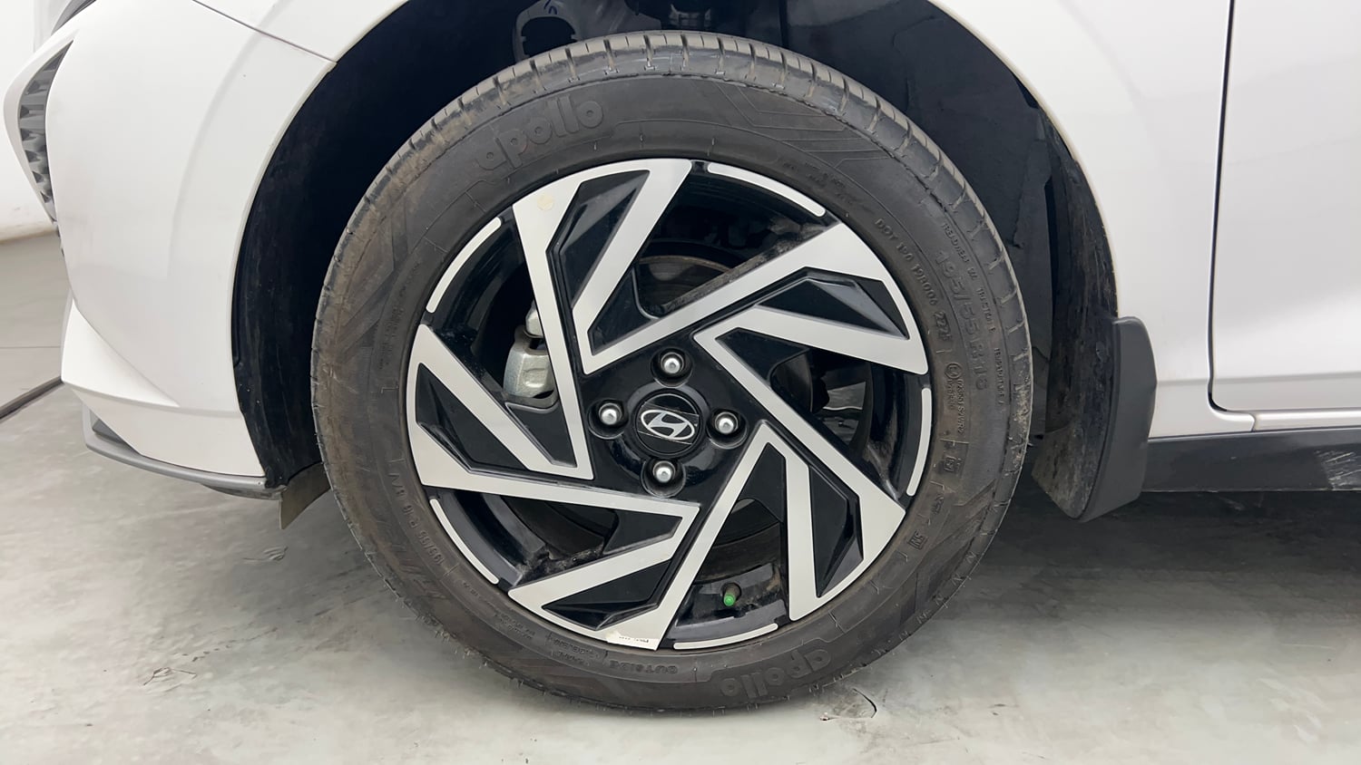 Used 2025 Hyundai New i20 Asta (O) 1.2 MT Petrol Manual tyres LEFT FRONT TYRE RIM VIEW