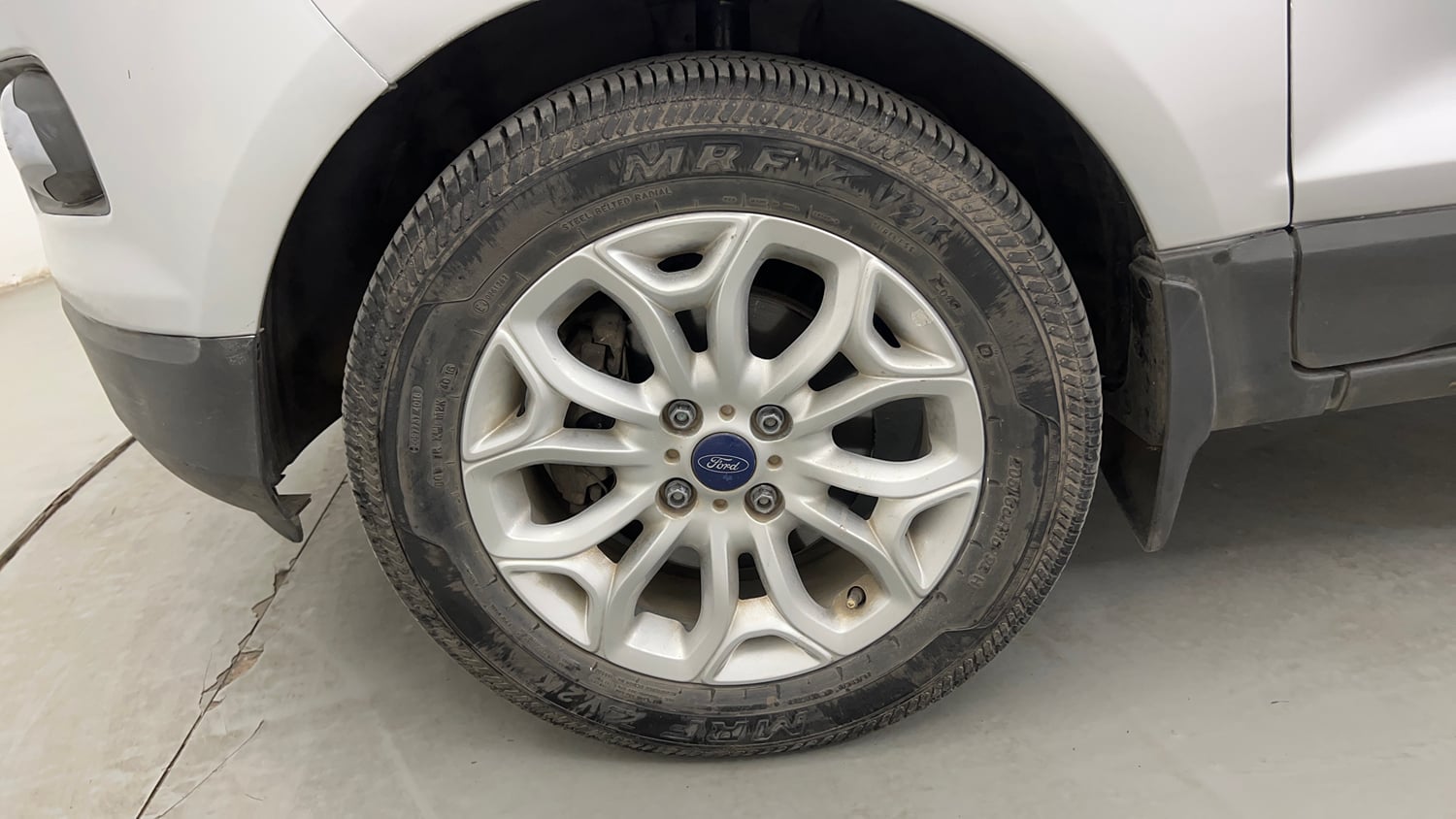Used 2017 Ford EcoSport Titanium 1.5L Ti-VCT AT Petrol Automatic tyres LEFT FRONT TYRE RIM VIEW