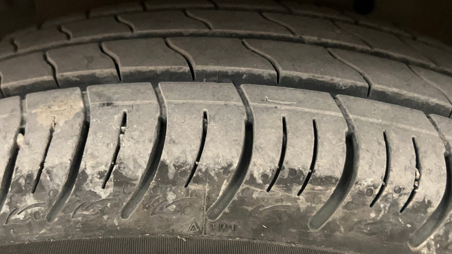Used 2013 Maruti Suzuki Swift Dzire ZXI Petrol Manual tyres LEFT FRONT TYRE TREAD VIEW