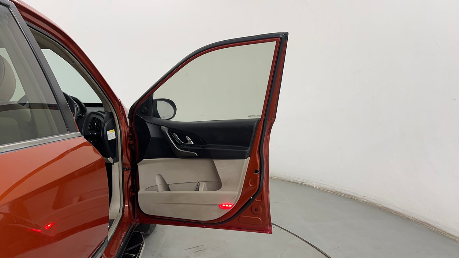 Used 2016 Mahindra XUV500 W10 AT Diesel Automatic interior RIGHT FRONT DOOR OPEN VIEW