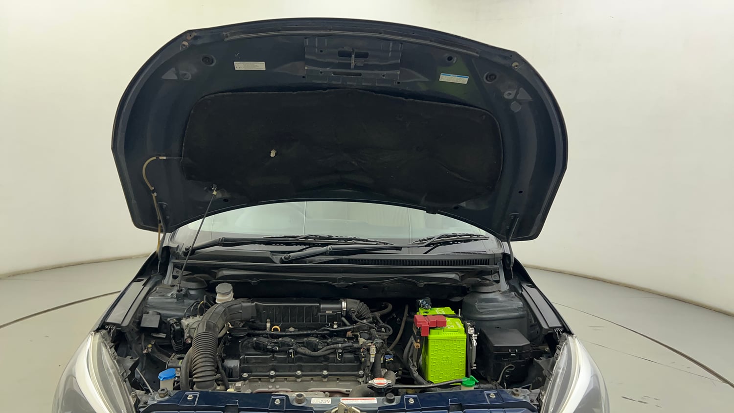 Used 2022 Maruti Suzuki Ciaz Zeta 1.5 Petrol Manual engine ENGINE & BONNET OPEN FRONT VIEW