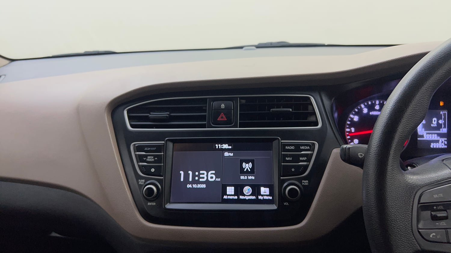 Used 2018 Hyundai Elite i20 Asta 1.2 Petrol Manual top_features Touch screen infotainment system