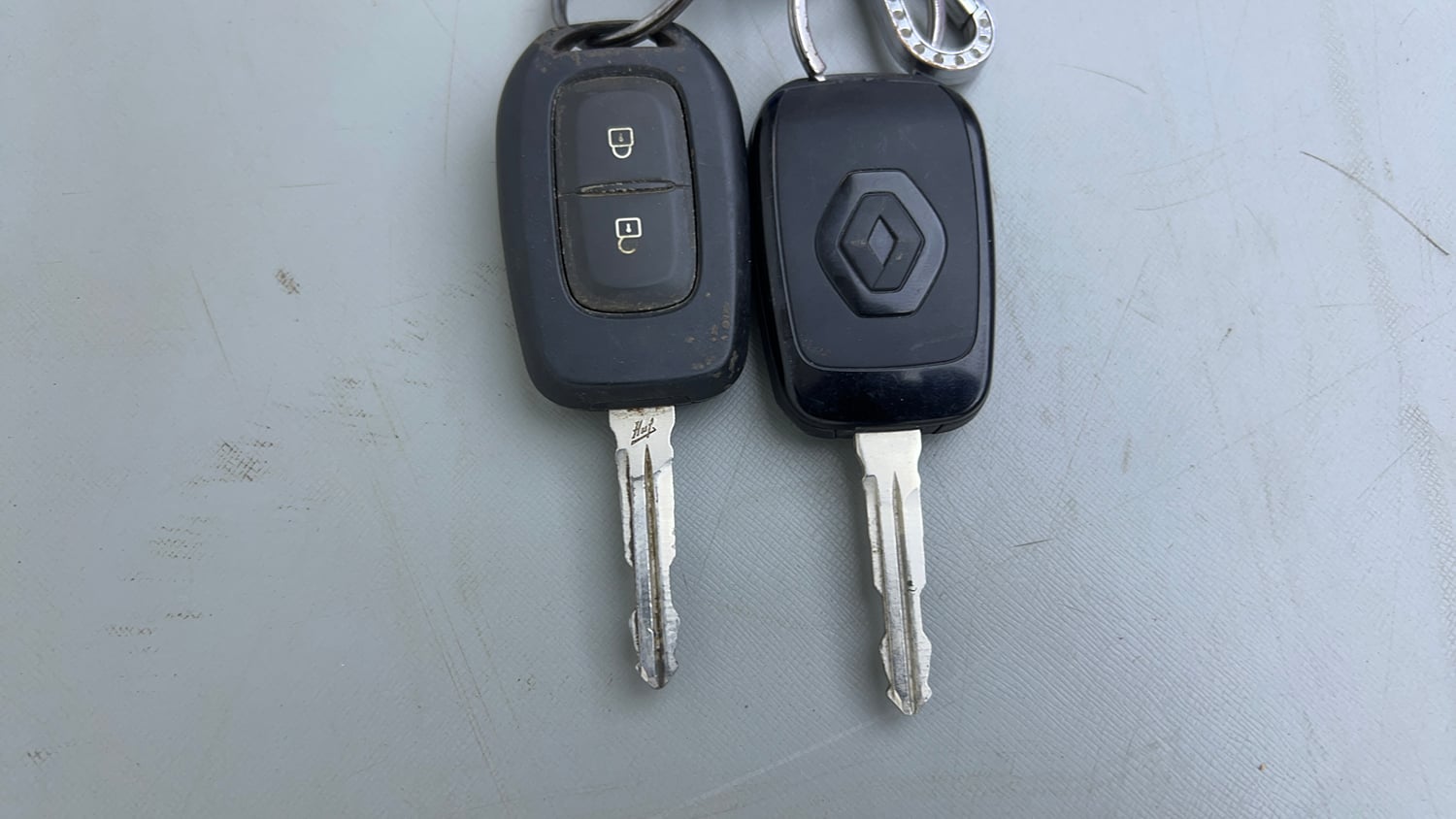 Used 2020 Renault Triber RXT Petrol Manual extra CAR KEY VIEW