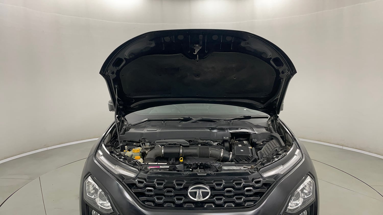 Used 2024 Tata Harrier XZA Plus (O) Dark Edition Diesel Automatic engine ENGINE & BONNET OPEN FRONT VIEW