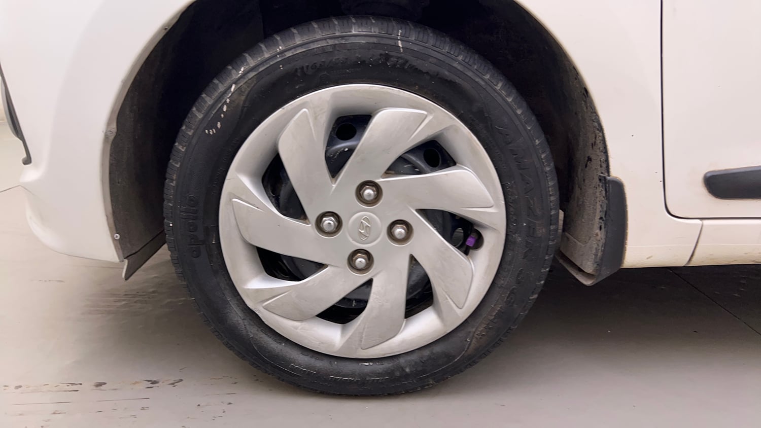 Used 2017 Hyundai Grand i10 Sportz 1.2 Kappa VTVT Petrol Manual tyres LEFT FRONT TYRE RIM VIEW