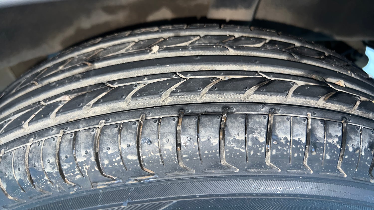 Used 2016 Renault Kwid 1.0 RXT Petrol Manual tyres LEFT REAR TYRE TREAD VIEW