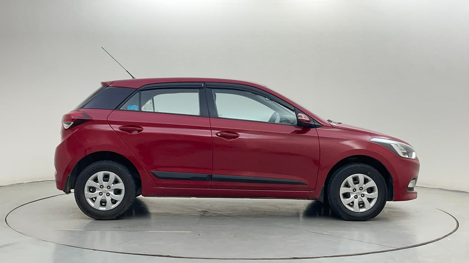 Used 2016 Hyundai Elite i20 Sportz 1.2 Petrol Manual exterior RIGHT SIDE VIEW