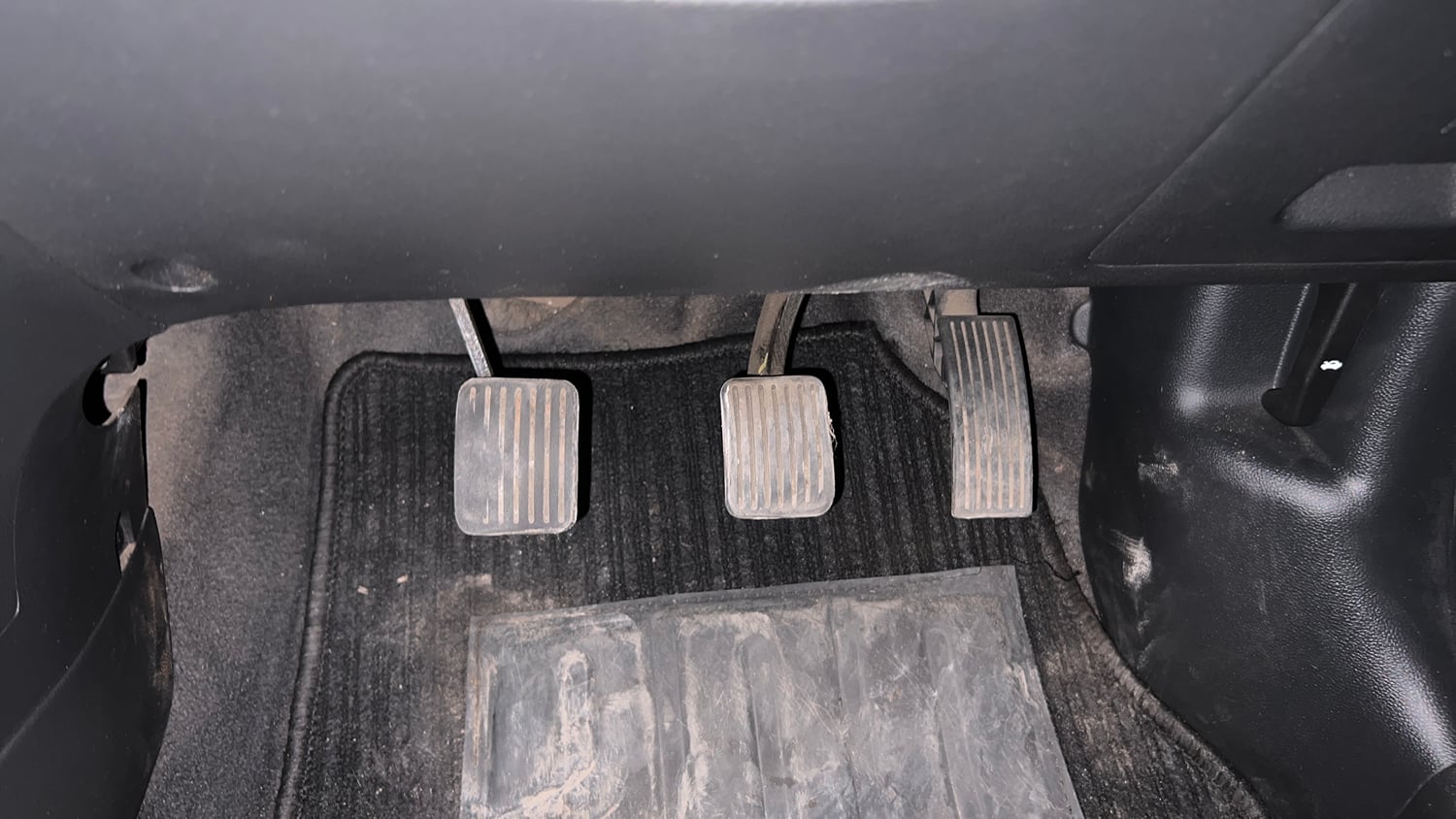 Used 2019 Hyundai Grand i10 Asta 1.2 Kappa VTVT Petrol Manual interior PEDALS VIEW