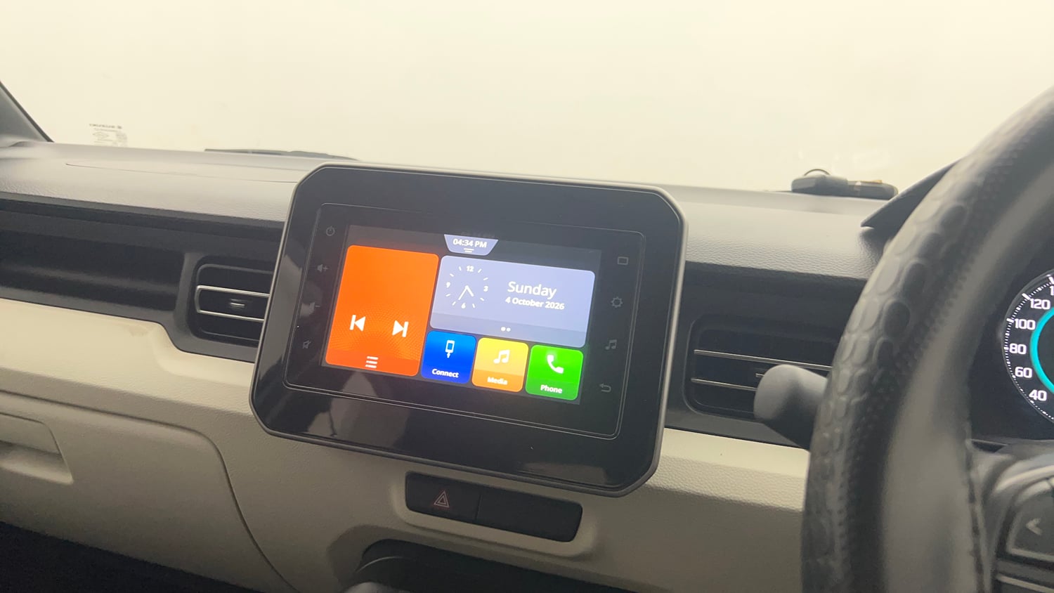 Used 2023 Maruti Suzuki Ignis Zeta 1.2 MT Petrol Manual top_features Touch screen infotainment system