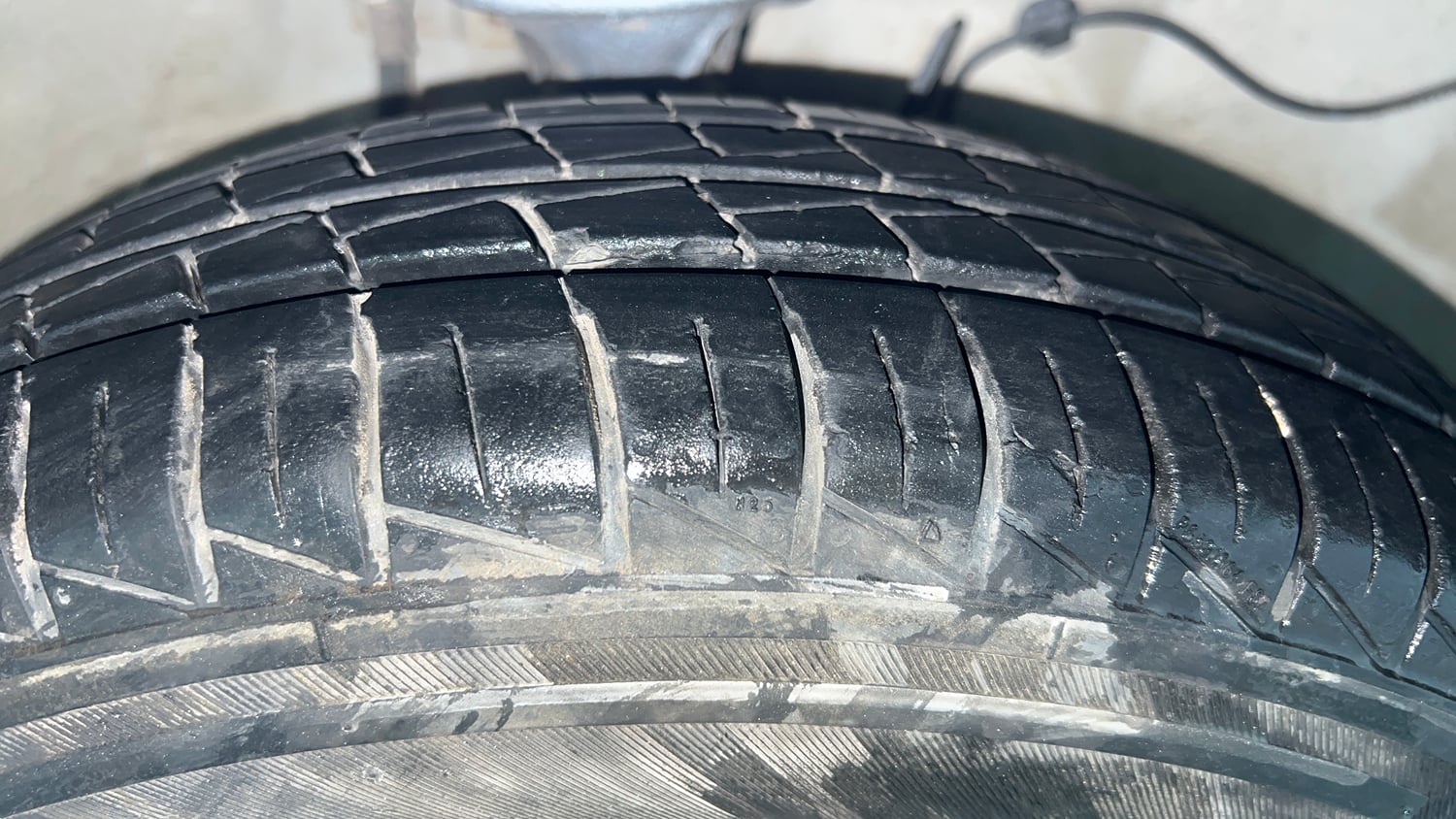 Used 2020 Maruti Suzuki Alto 800 LXi CNG Cng Manual tyres RIGHT FRONT TYRE TREAD VIEW