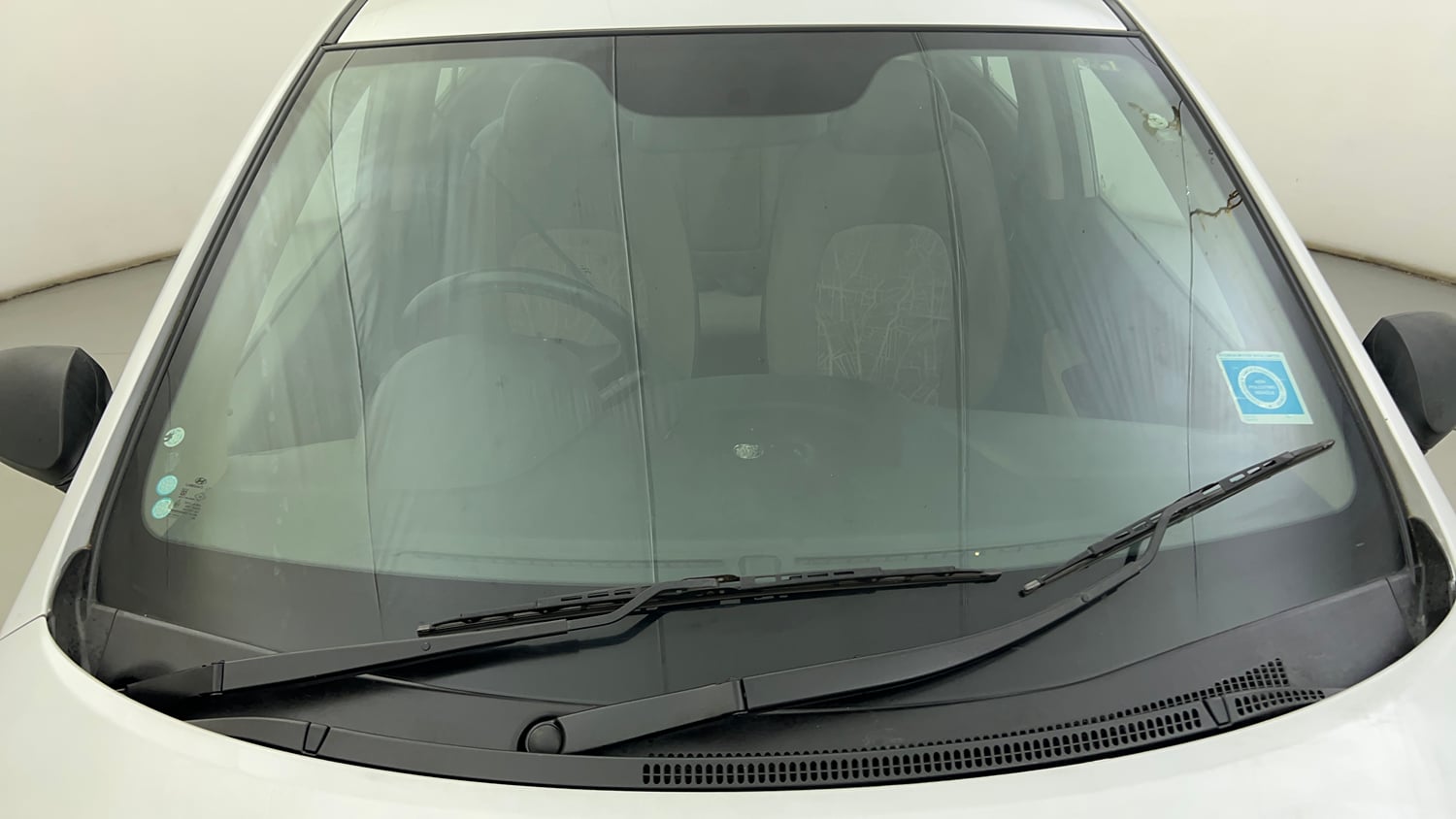 Used 2014 Hyundai Xcent Base 1.2 Petrol Manual exterior FRONT WINDSHIELD VIEW